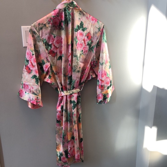David’s Bridal Floral Robe - Picture 3 of 9